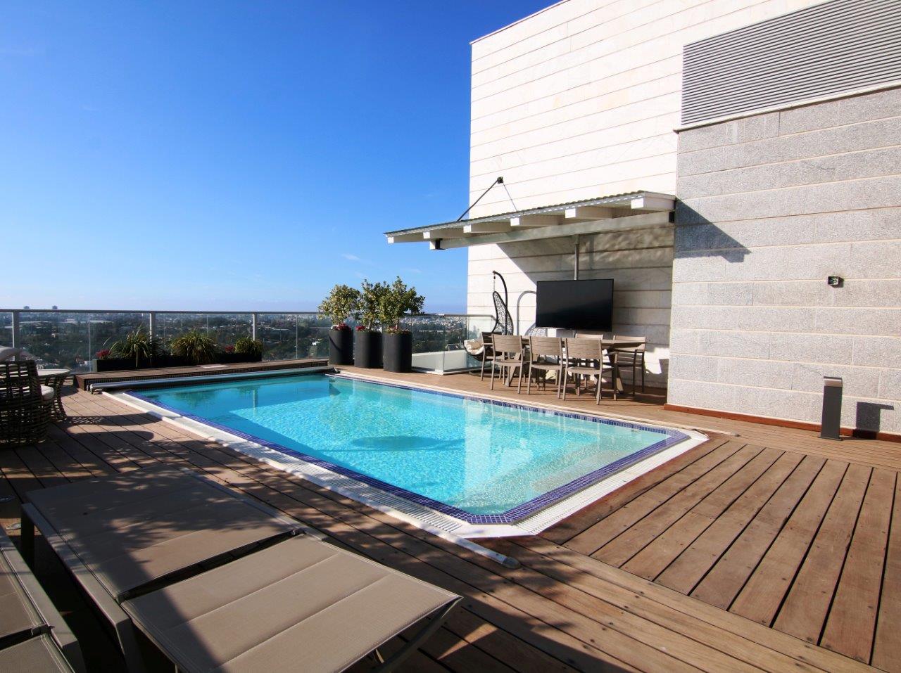 Penthouse avec piscine sur terrasse